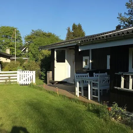 Сasa de vacaciones En Perle Af Et Taet Pa Bade Og By